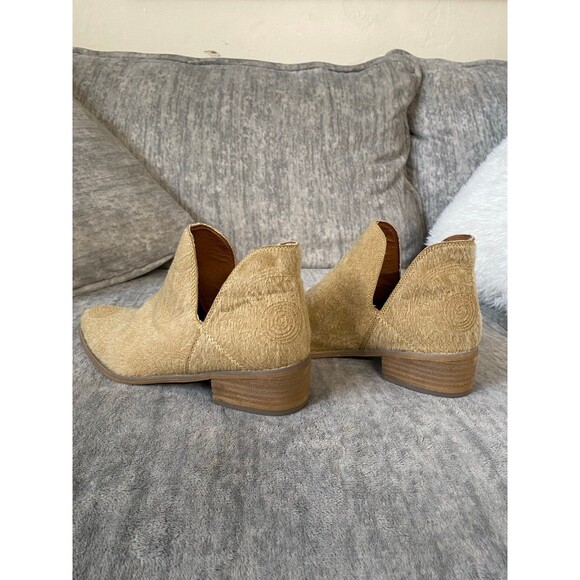 Mi.iM Gold Textured Calf Hair Western Leather Ankle Slip On Booties Sz-8 - Picture 12 of 12